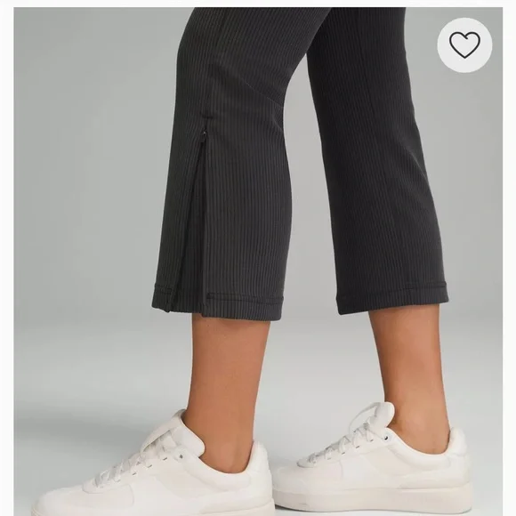 Lululemon Athletica Charcoal Cropped Pants - Picture 4 of 4